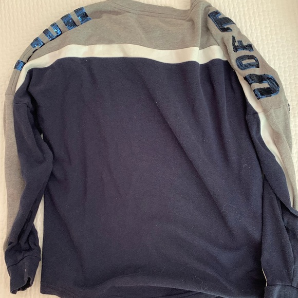 U of T Sweater - Picture 4 of 5